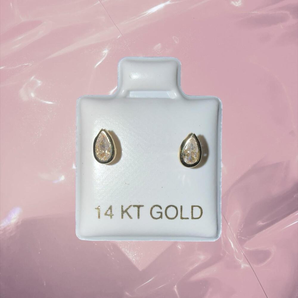 Y2K romantic 14k gold CZ diamond tear stud earrings with pear-shaped CZ diamonds